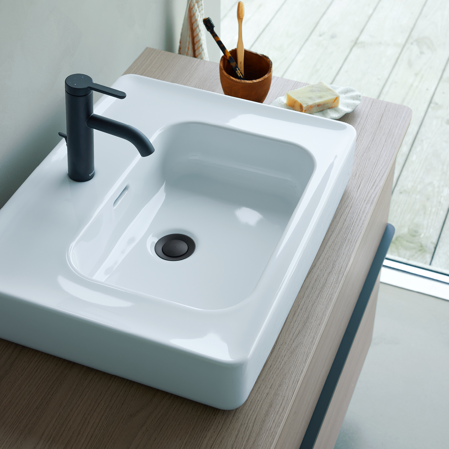 Soleil by Starck countertop washbasin with overflow
