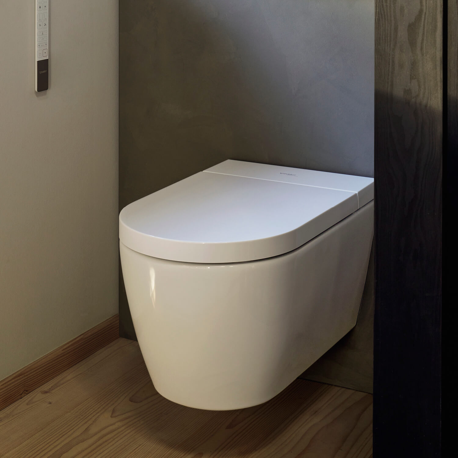 Wall-mounted SensoWash WC
